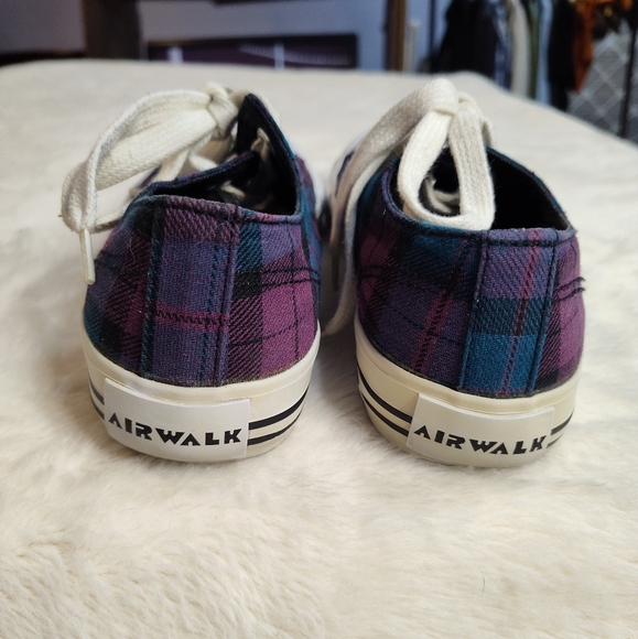 Airwalk Purple And Blue Plaid Canvas Sneakers with White Laces - Picture 5 of 16